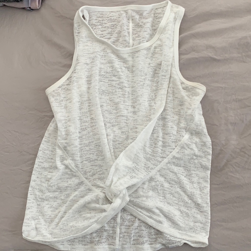 Lululemon top